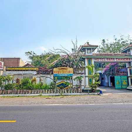 Spot On 91694 Hotel Rama Chandra Temanggung Esterno foto