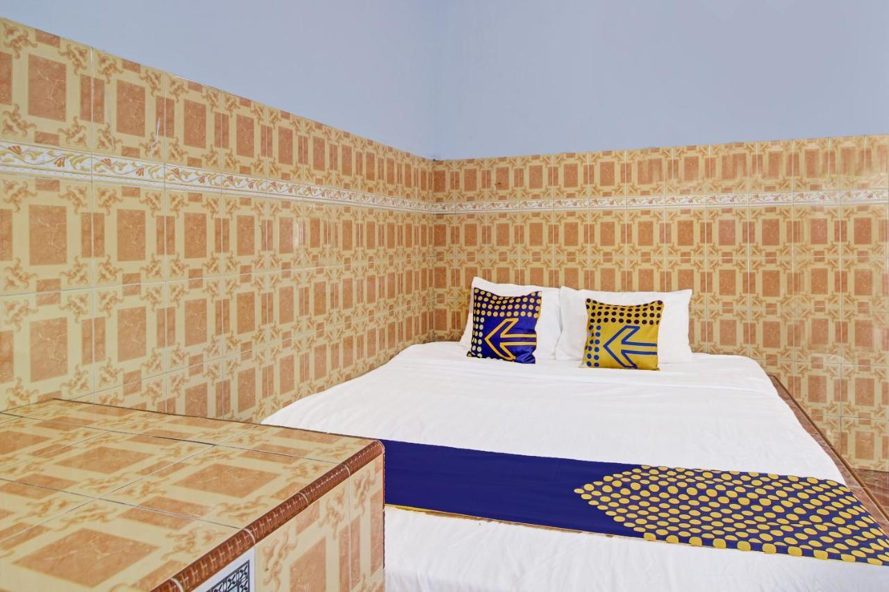 Spot On 91694 Hotel Rama Chandra Temanggung Esterno foto