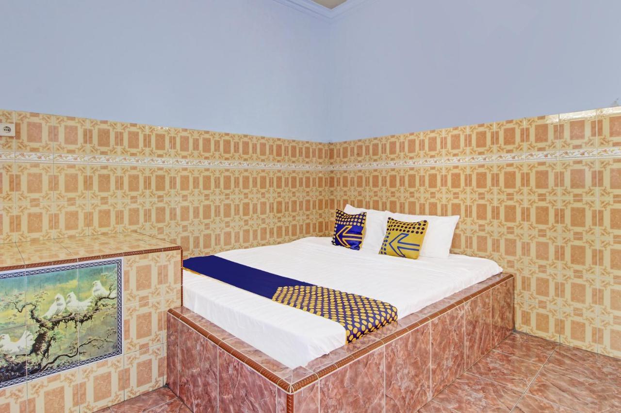 Spot On 91694 Hotel Rama Chandra Temanggung Esterno foto