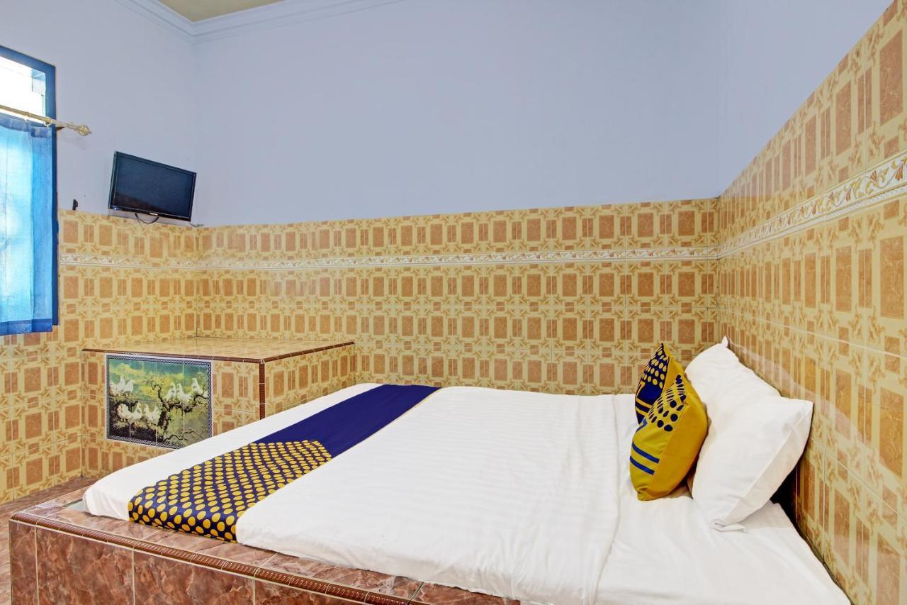 Spot On 91694 Hotel Rama Chandra Temanggung Esterno foto