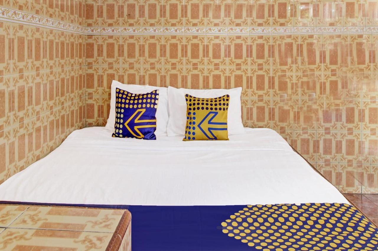 Spot On 91694 Hotel Rama Chandra Temanggung Esterno foto