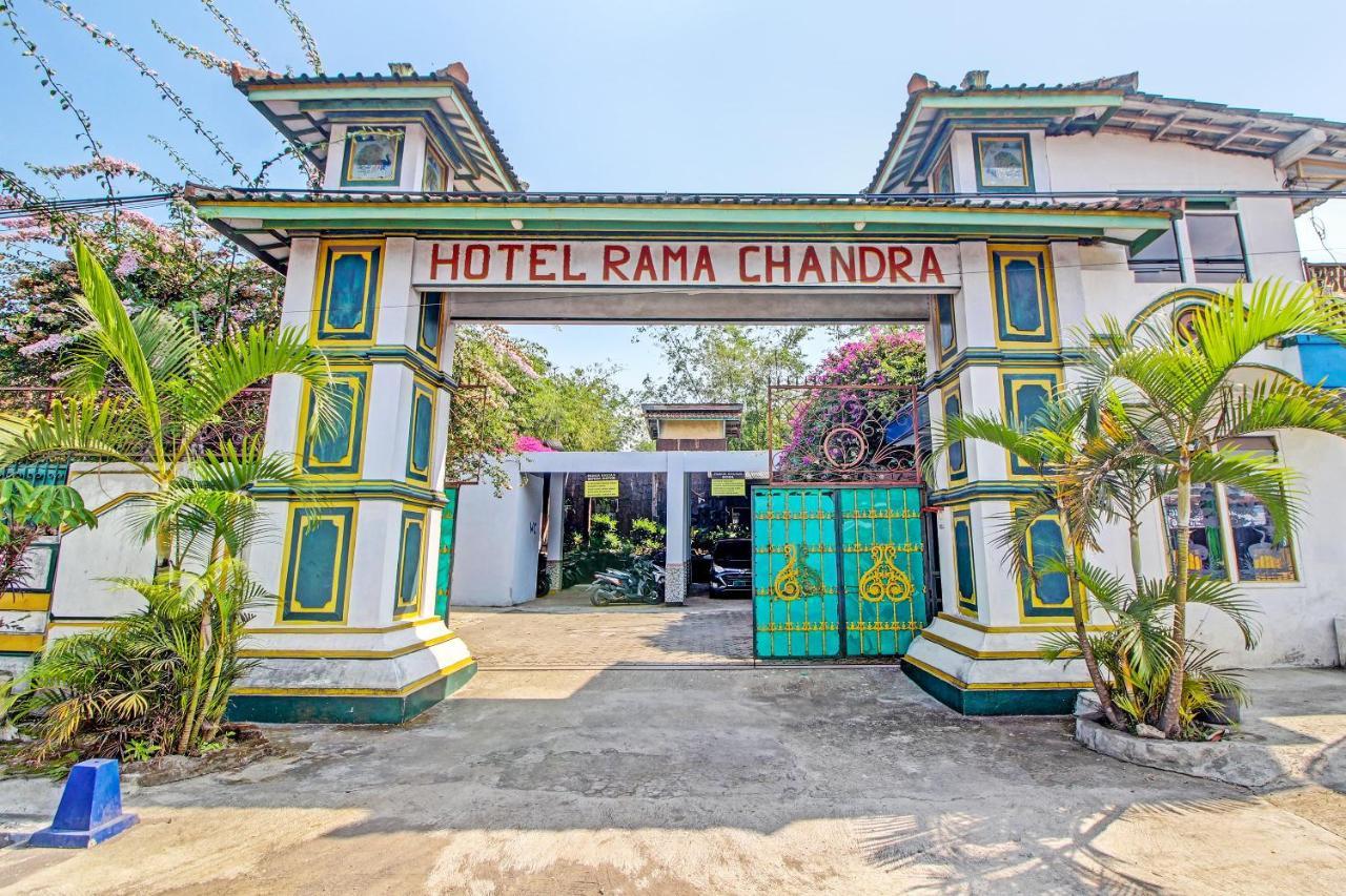Spot On 91694 Hotel Rama Chandra Temanggung Esterno foto