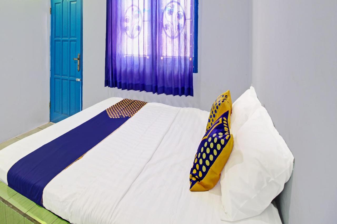 Spot On 91694 Hotel Rama Chandra Temanggung Esterno foto