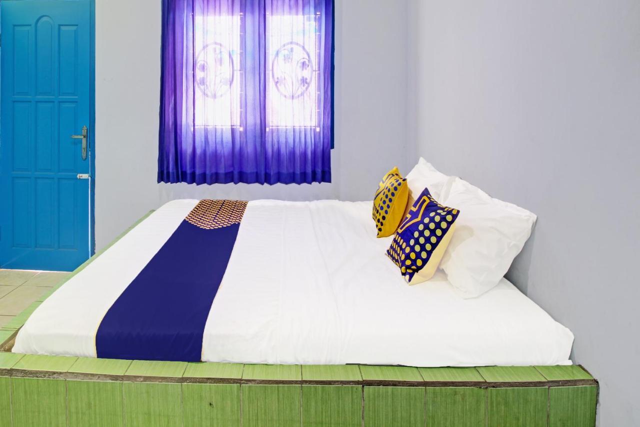 Spot On 91694 Hotel Rama Chandra Temanggung Esterno foto