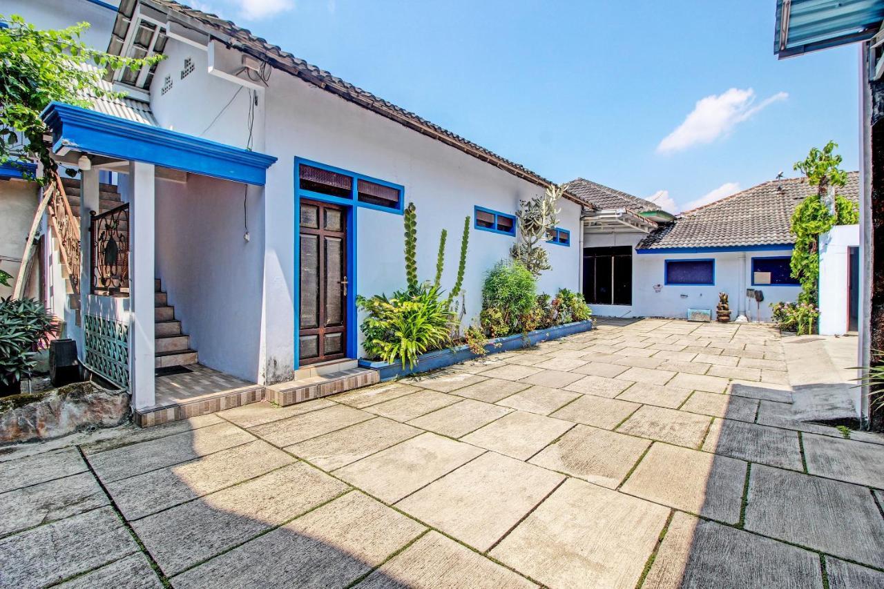 Spot On 91694 Hotel Rama Chandra Temanggung Esterno foto