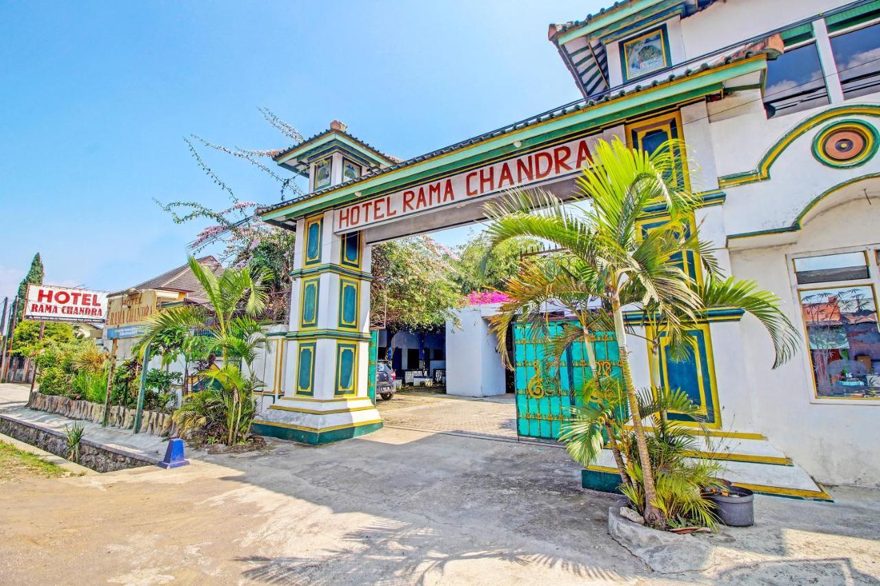 Spot On 91694 Hotel Rama Chandra Temanggung Esterno foto